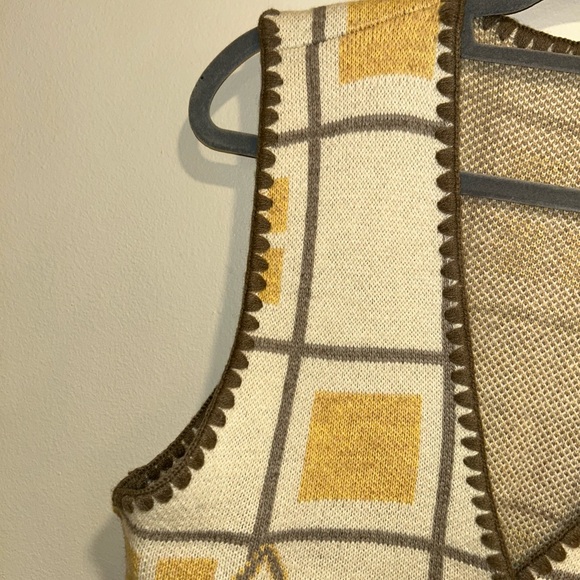 Granola Girl Vest - Picture 7 of 10